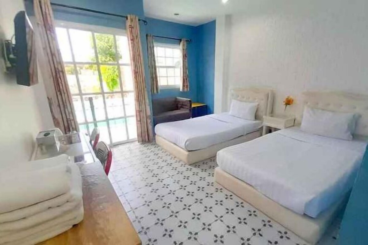 Premium bedding, desk, blackout drapes, bed sheets