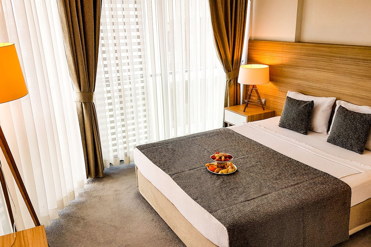 minibar, in-room safe, desk, soundproofing