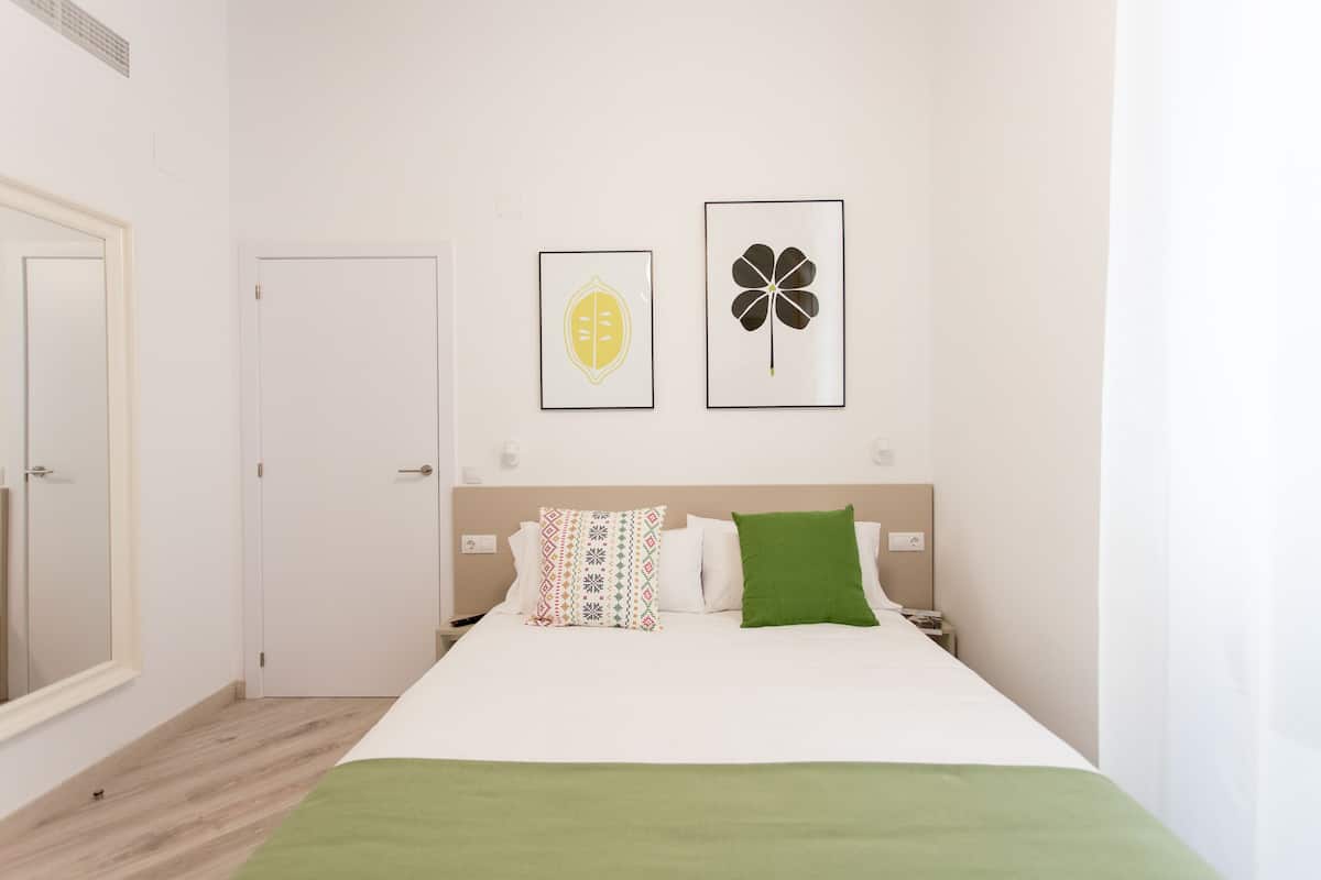 1 bedroom, premium bedding, in-room safe, soundproofing