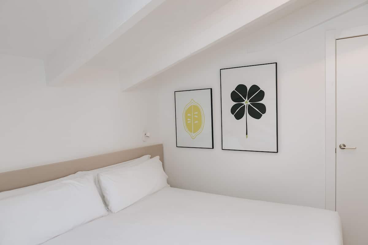 1 bedroom, premium bedding, in-room safe, soundproofing