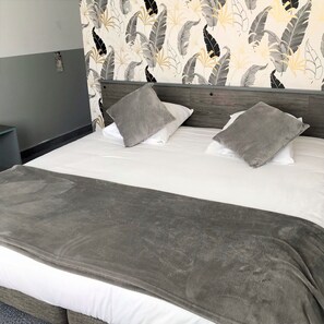 Traditional Room, 1 Double Bed | Premium bedding, individually decorated, desk, blackout curtains - L'Auberg'Ine - Maison Glenn Anna (Sainte-Anne-d'Auray)