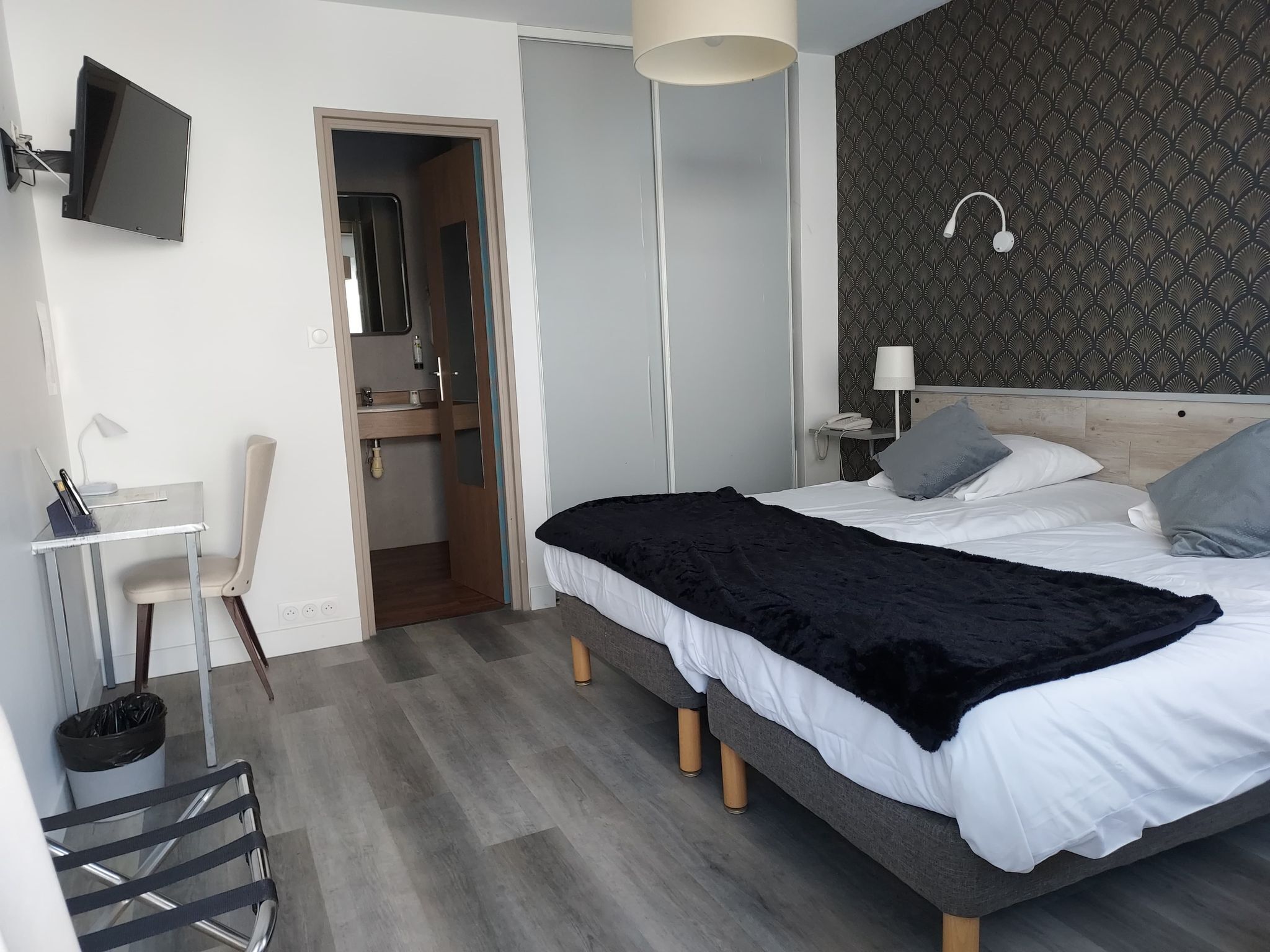 superior double room | 1 bedroom, premium bedding, individually decorated, desk