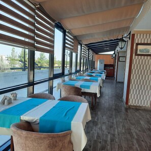 Breakfast, lunch and dinner served - Plaza Hotel Diyarbakir (Diyarbakir)