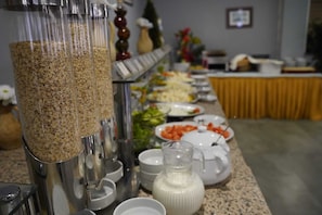 Free daily buffet breakfast