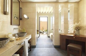Deluxe Villa, 2 Bedrooms, Private Pool, Garden View | Bathroom - Anantara Al Jabal Al Akhdar Resort (Nizwa)