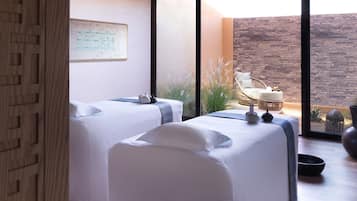 Couples treatment rooms, sauna, hot tub, steam room, Turkish bath