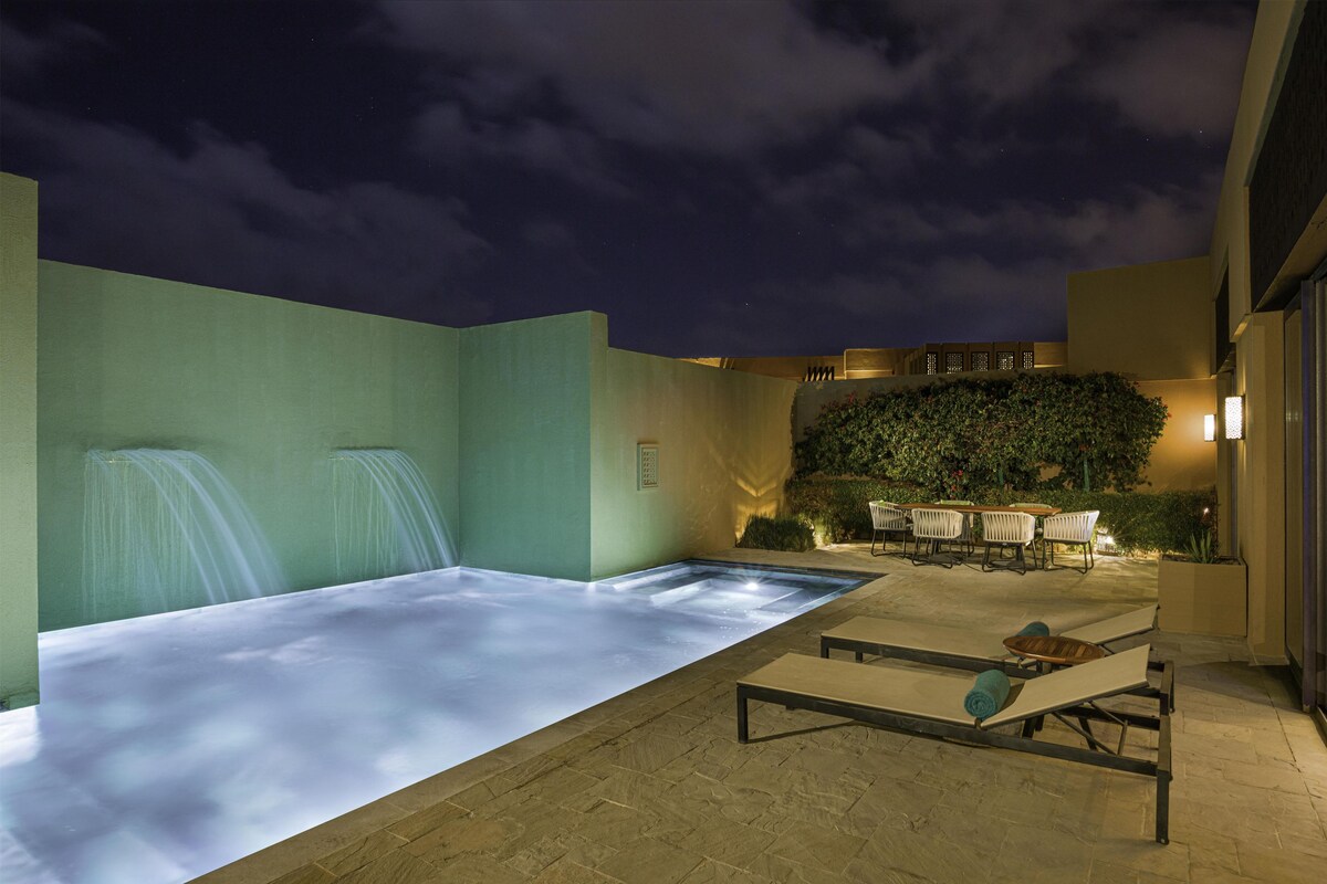 Villa, 2 Bedrooms, Private Pool, Garden View | Premium bedding, minibar, in-room safe, desk