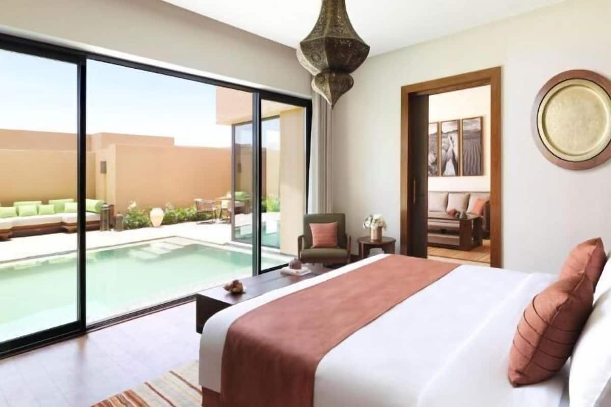 1 bedroom, premium bedding, minibar, in-room safe