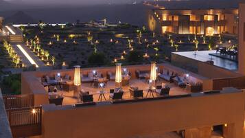 4 间餐厅,供应早餐、午餐和晚餐,国际美食