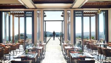 4 Restaurants, Frühstück, Mittagessen, Abendessen, internationale Küche