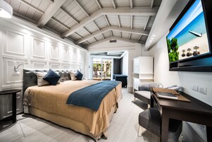 Ropa de cama de alta calidad y minibar 