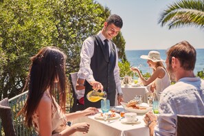 20 من المطاعم، يتم تقديم العشاء 
