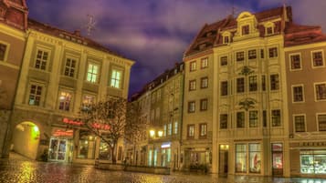 Fassade der Unterkunft â Abend/Nacht