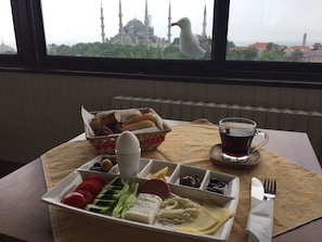Terrace/patio - Esra Sultan Petrol Hotel (Istanbul)