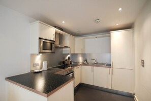 Premium Apartment, 1 Bedroom | Private kitchen