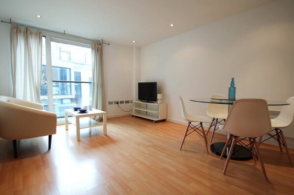 Premium Apartment, 2 Bedrooms | Living room