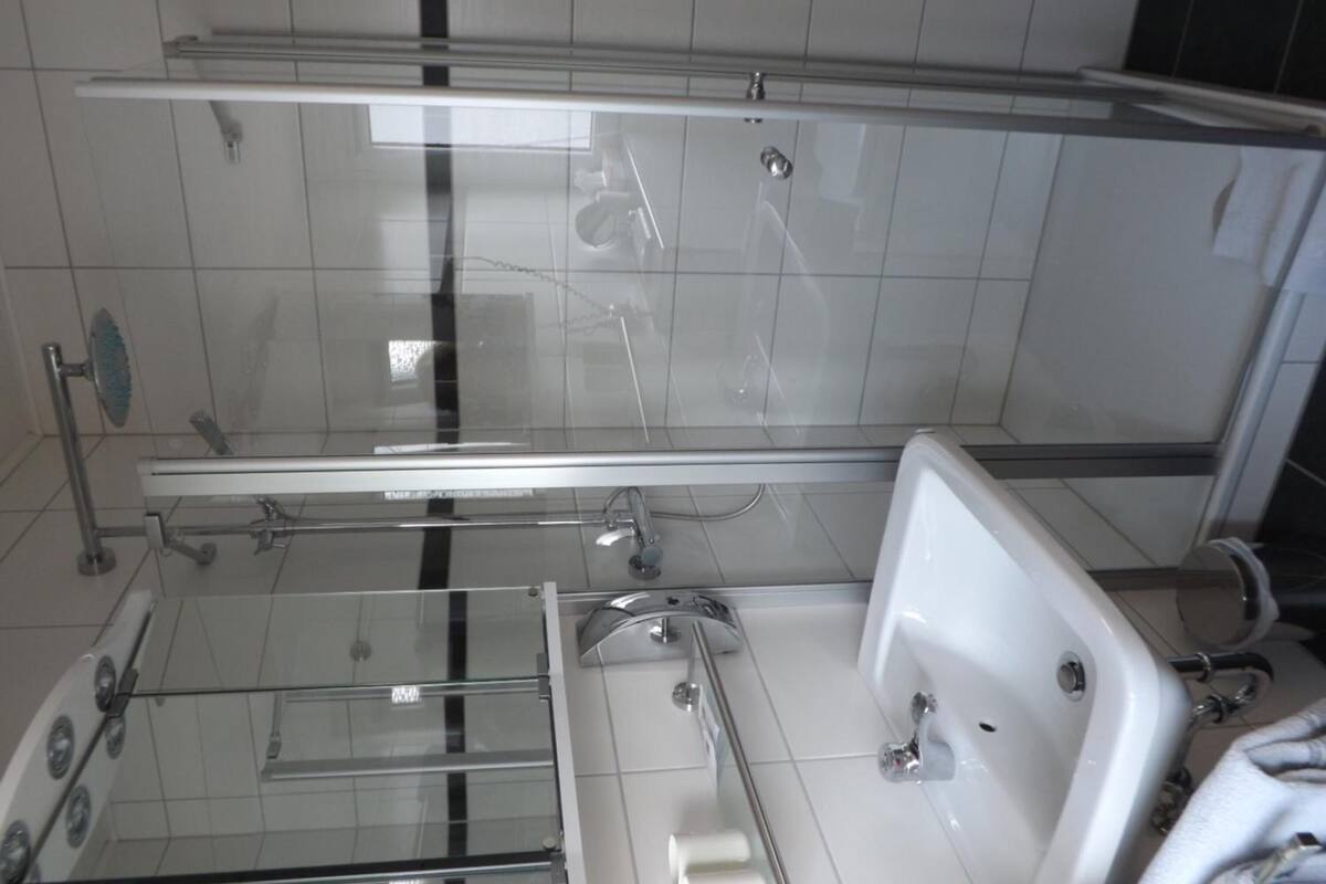 shower, free toiletries, towels