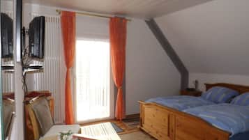 Standaard tweepersoonskamer, balkon | Een bureau, gratis wifi, beddengoed