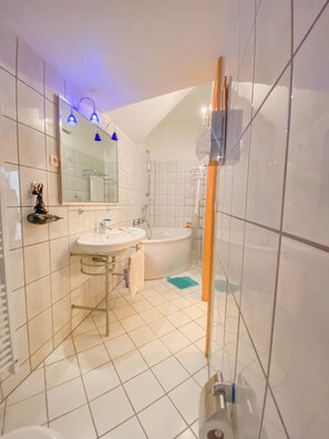 Bathroom - Villa Saint Maxime (Saint-Paul-de-Vence)