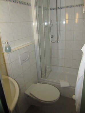 Double Room | Bathroom - Pension Egg (Hospental)