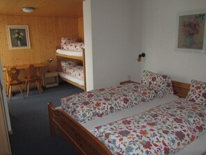 Free cribs/infant beds, free WiFi - Pension Egg (Hospental)