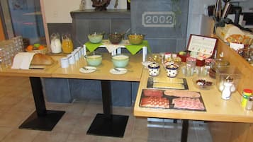 Tägliches inbegriffenes Frühstücksbuffet