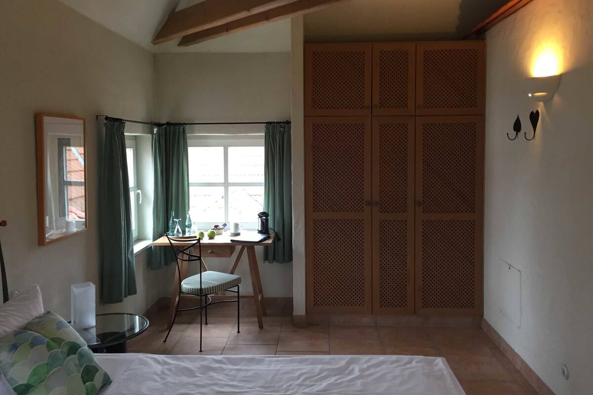 Chambre Double Supérieure, 1 grand lit, vue lac, en bord de lac