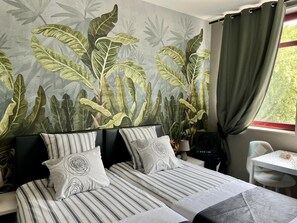 Twin Room | 1 bedroom, premium bedding, Select Comfort beds, minibar