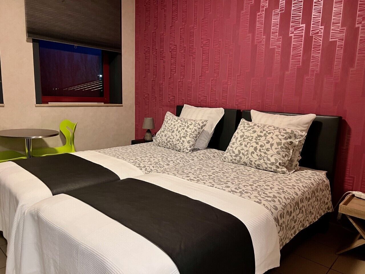 1 bedroom, premium bedding, Select Comfort beds, minibar