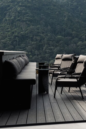 Silverback Lodge