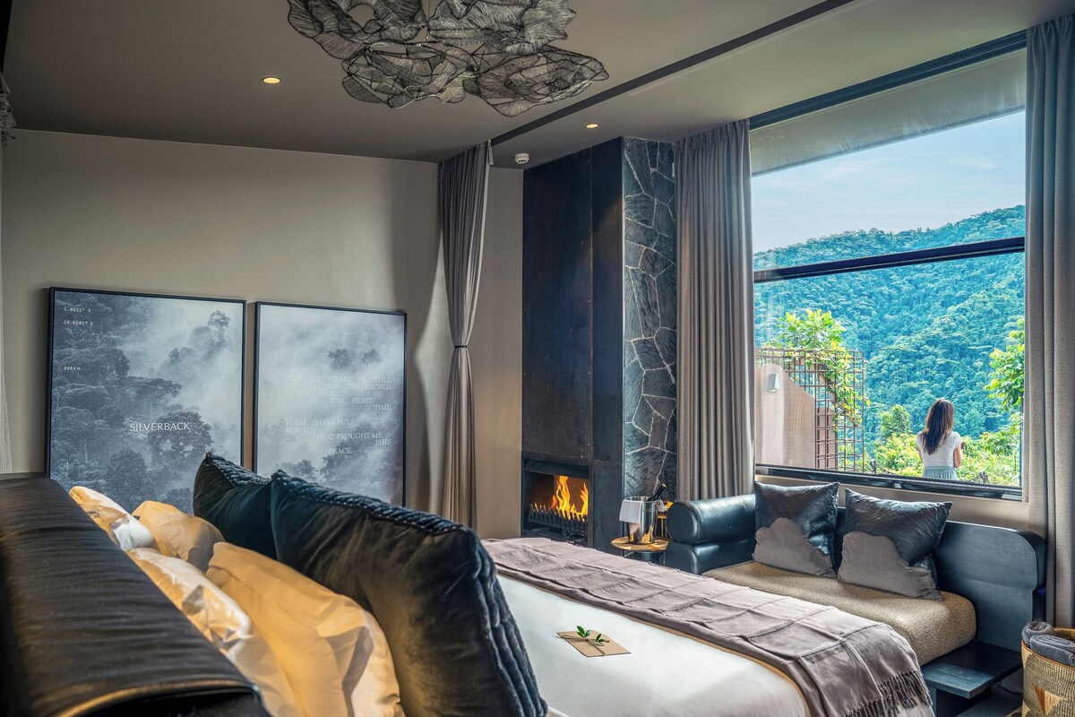 Deluxe Double or Twin Room, 1 Bedroom, Mountain View | Premium bedding, down comforters, minibar, in-room safe