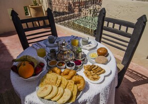 Breakfast, lunch, dinner served; Moroccan cuisine
