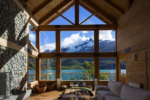 Living area - Aguas Arriba Lodge (El Chalten)