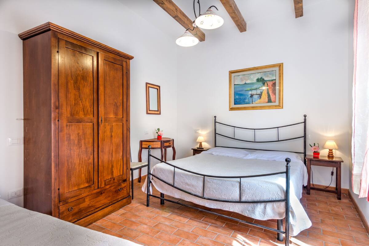 Deluxe Room | Free cots/infant beds, rollaway beds, free WiFi