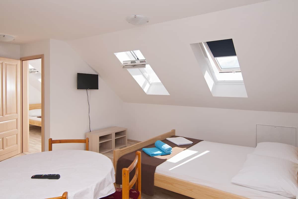 Deluxe-værelse til 3 personer - havudsigt (NO BALCONY) | Lydisolering, ekstra senge (tillægsgebyr), gratis Wi-Fi