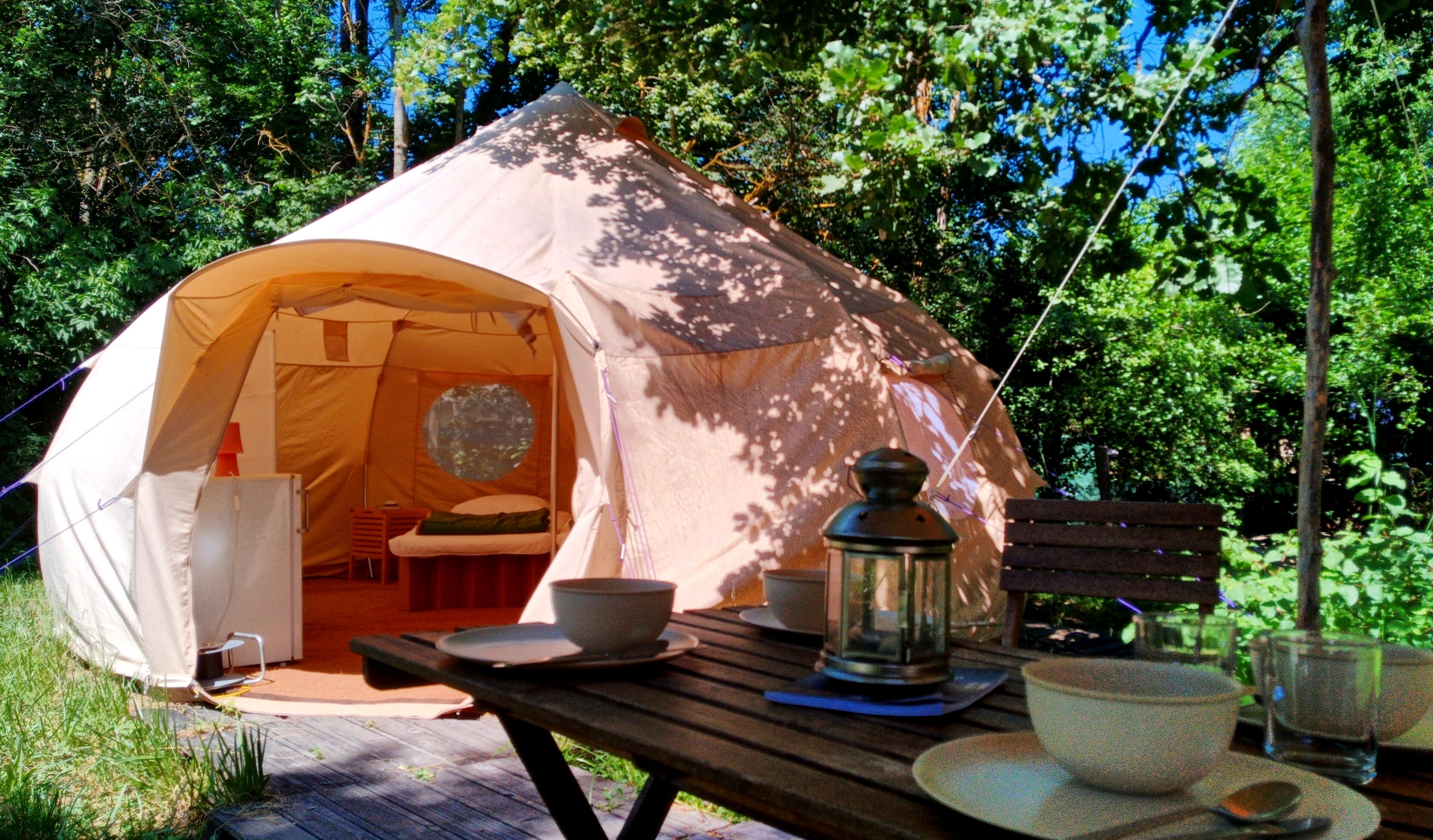 Tent (Lotus) | Private kitchen | Fridge, stovetop, espresso maker, cookware/dishes/utensils