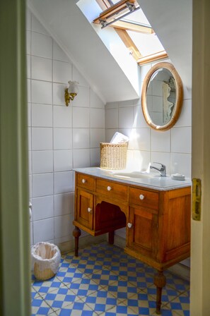 Single Room | Bathroom - Vilafranca Petit Hotel (Santiago)