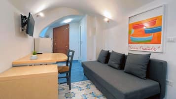 2 bedrooms, desk, free WiFi, bed sheets
