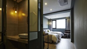 Premium bedding, in-room safe, desk, soundproofing - Urban Island Hotel (Jeju City)