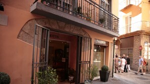 Unclassified image, 4 of 32, button - Hostal Antigua Morellana (Valencia)