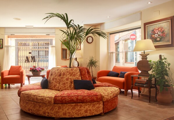 Reception - Hostal Antigua Morellana (Valencia)