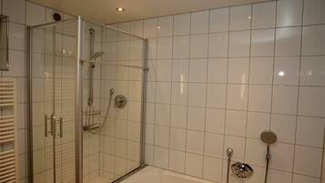 Premium Apartment, 2 Bedrooms, Valley View, Mountainside | 1 bedroom, premium bedding, in-room safe, soundproofing