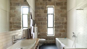 Villa, 6 Bedrooms, Mountain View | Bathroom | Free toiletries, hair dryer, bathrobes, towels