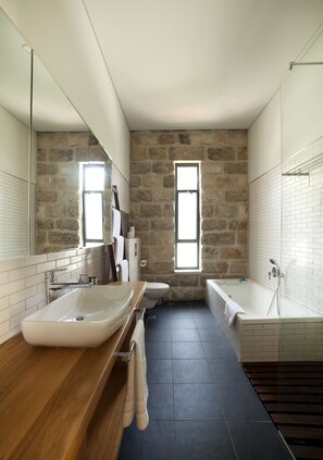 Villa, 6 Bedrooms, Mountain View | Bathroom | Free toiletries, hair dryer, bathrobes, towels - Pnai - Villa in the Galilee (Rosh Pinna)