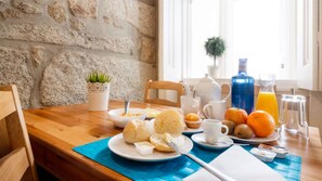 Daily to-go breakfast for a fee - Fishtail Sea House - Hostel (Matosinhos)
