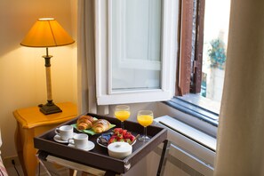 Restauration dans la chambre