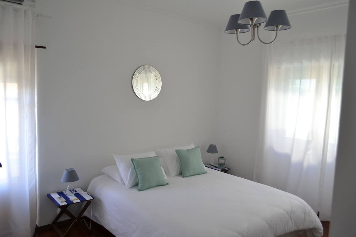 Blackout curtains, iron/ironing board, free cots/infant beds, free WiFi