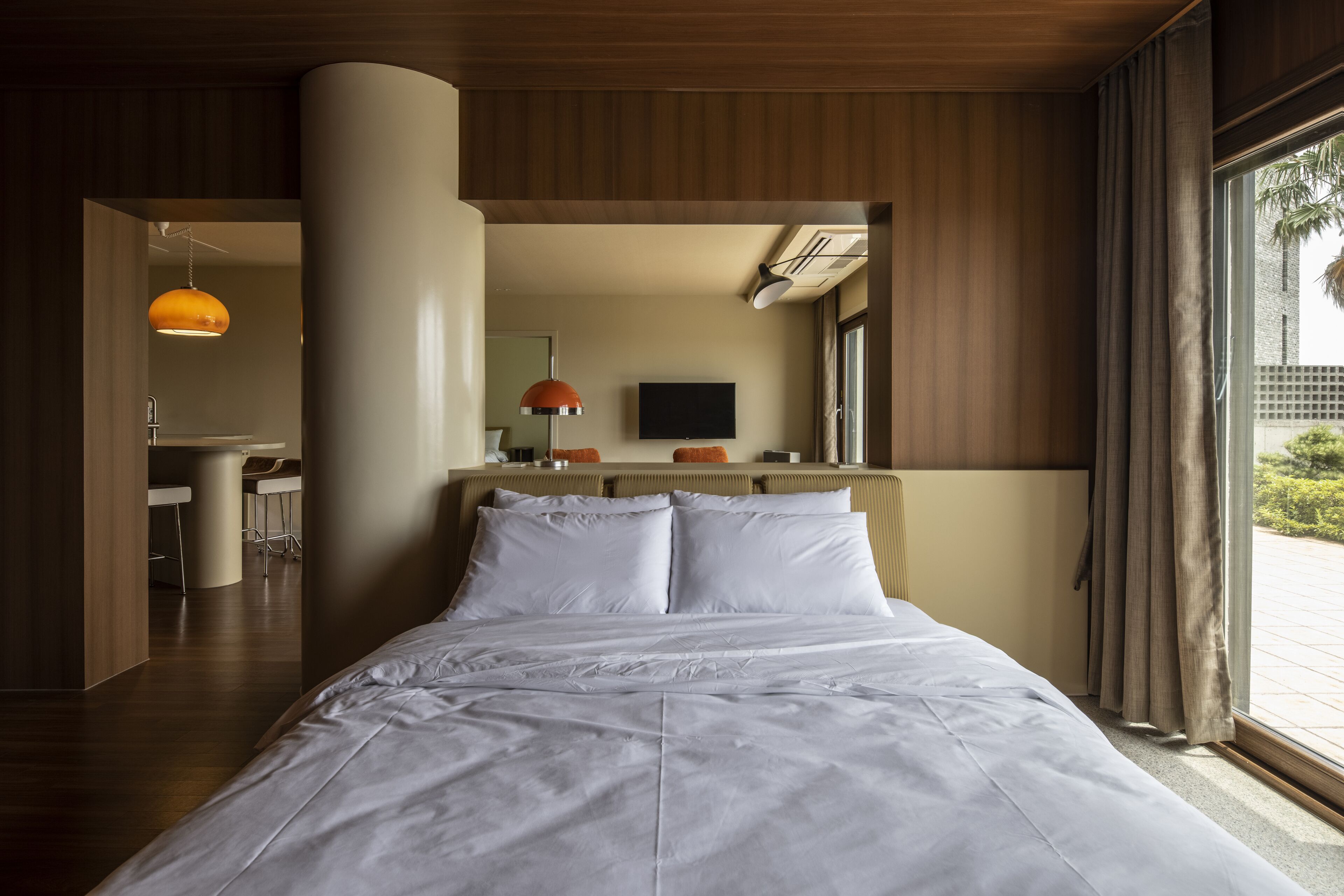 the pool | minibar, individually decorated, individually furnished, free wifi