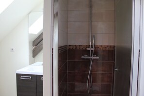 Bathroom shower - Le Fauverney Lodge (Fauverney)