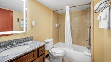 Combined shower/bathtub, free toiletries, hair dryer, towels